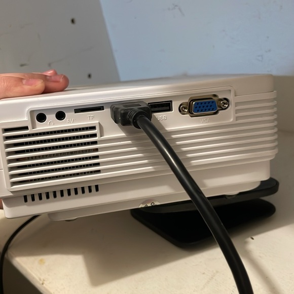 projector - Picture 3 of 5